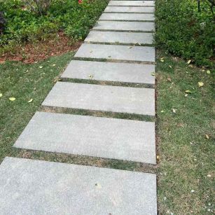 辽源 芝麻黑小区踏步、汀步石铺装效果