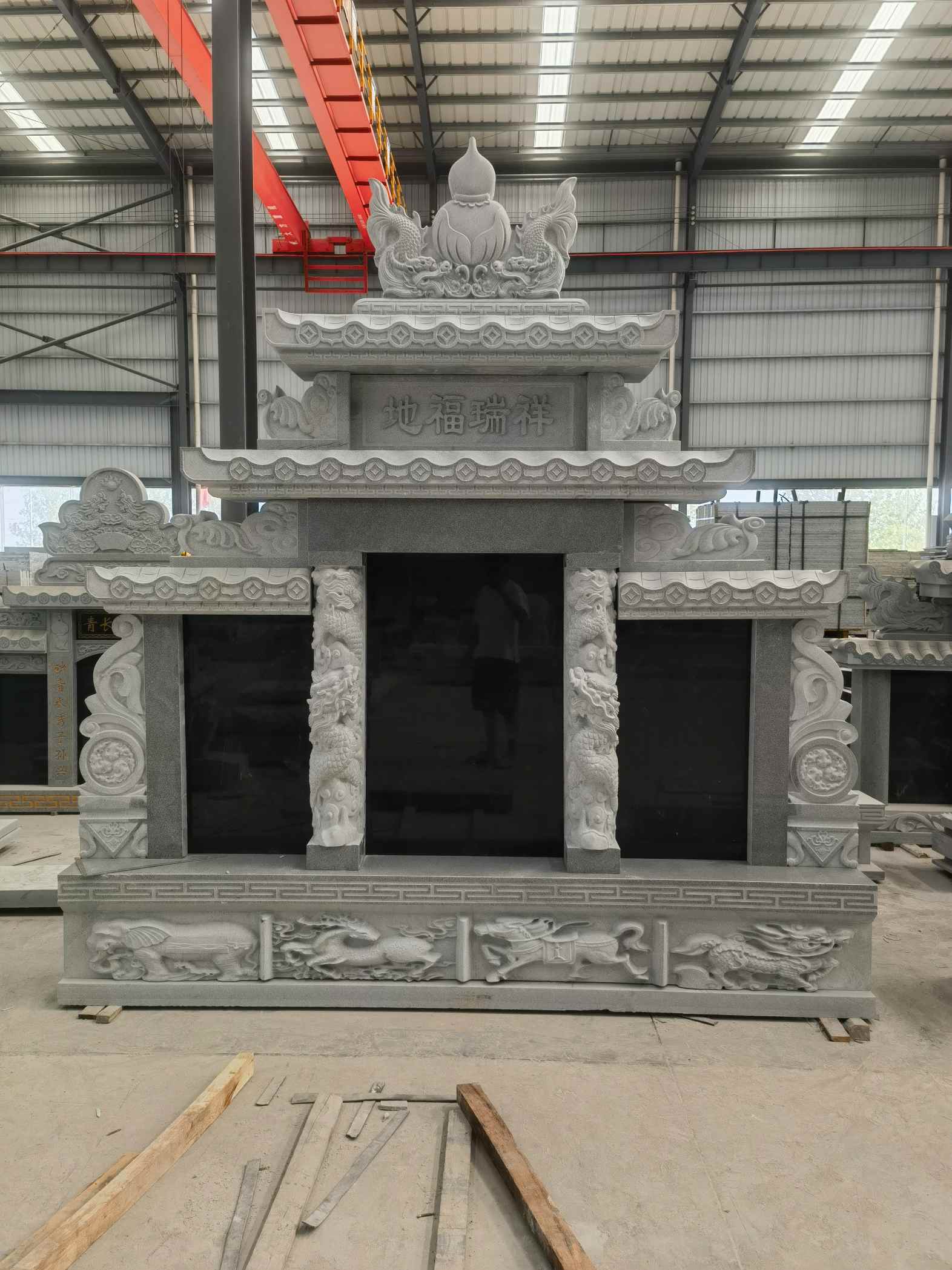 辽源 芝麻灰高档墓碑、土墓，一套也支持定做