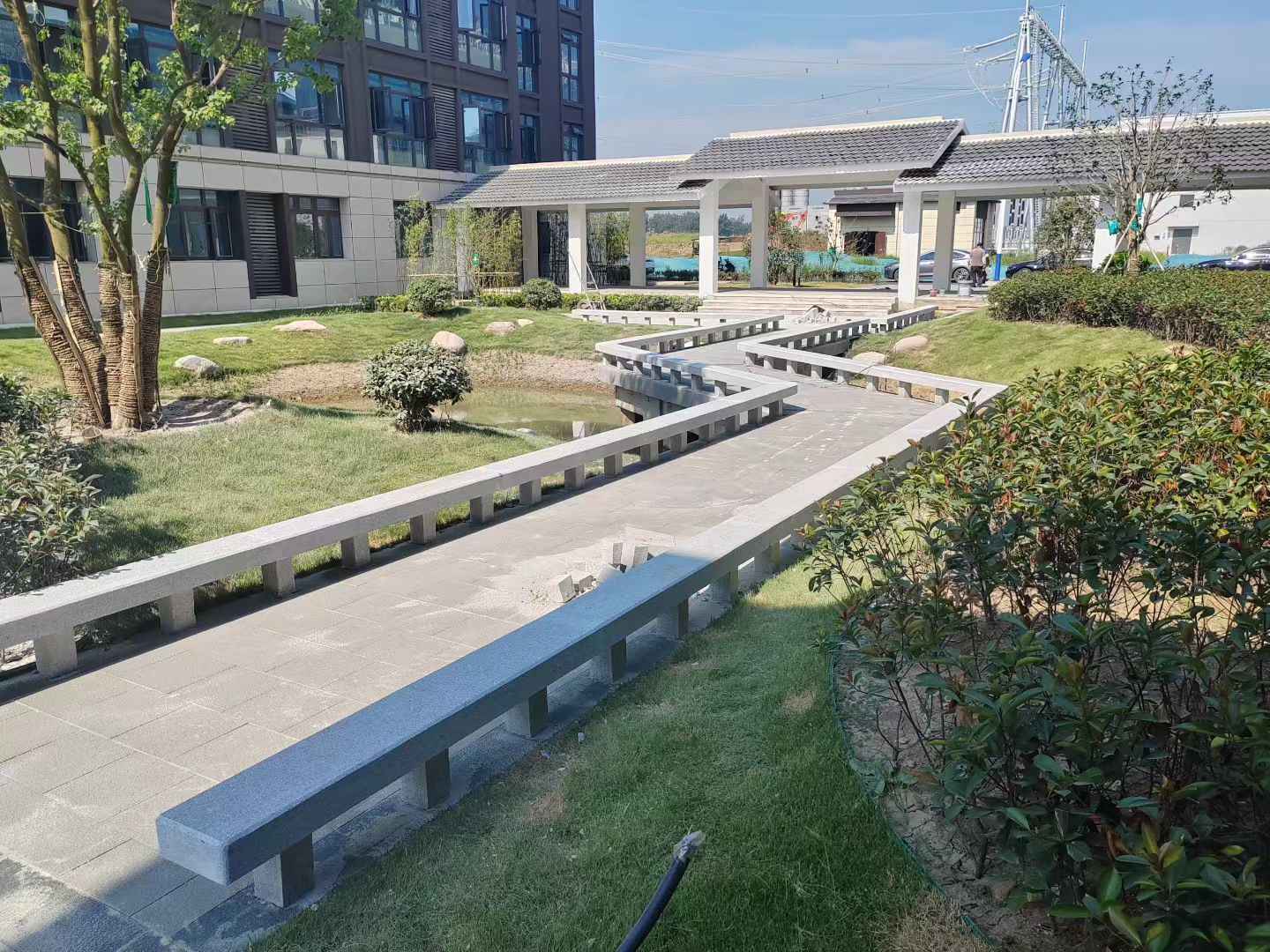 辽源 芝麻灰小区坐凳&栏杆安装效果