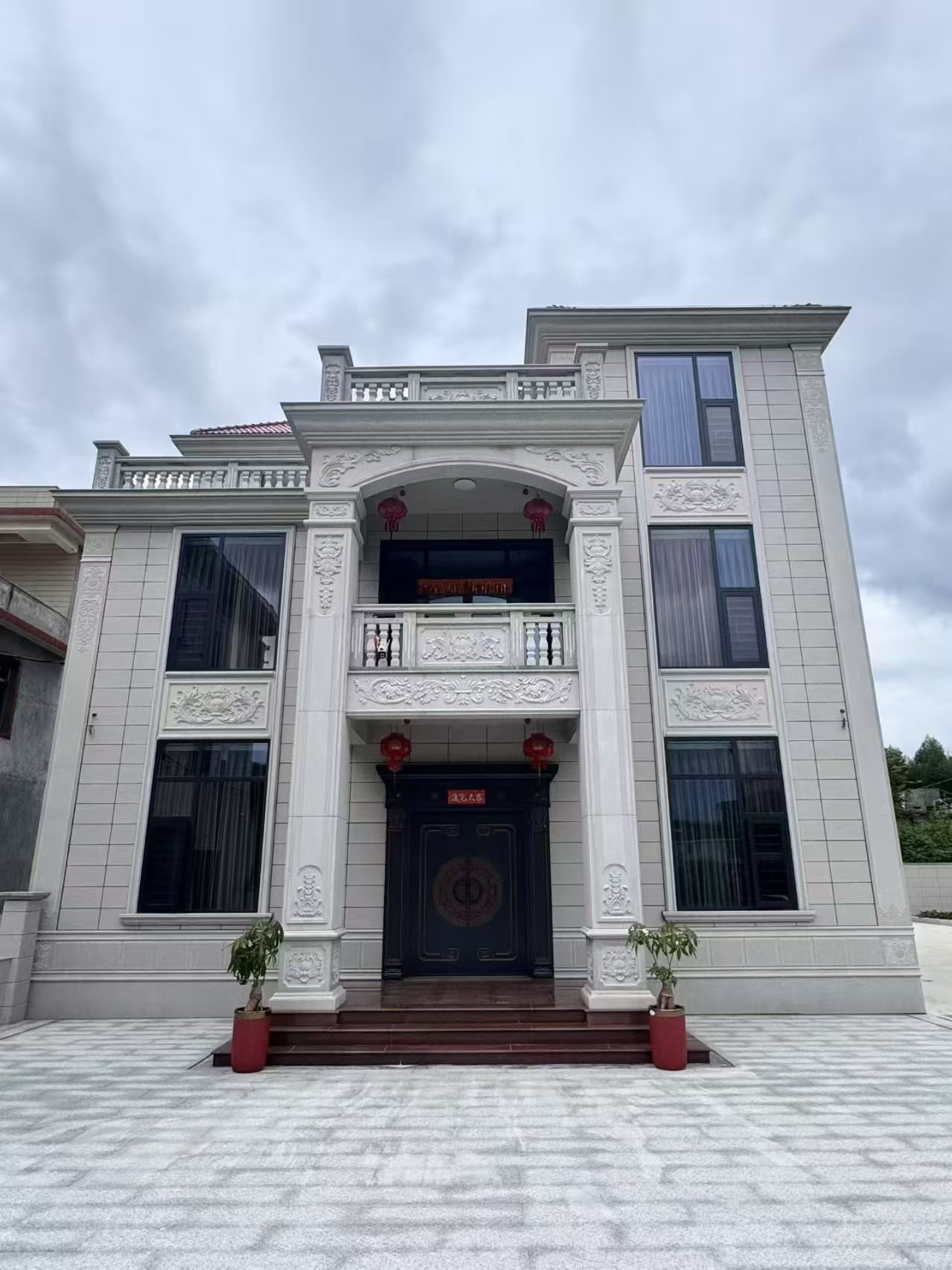 辽源 芝麻白石材别墅干挂案例展示