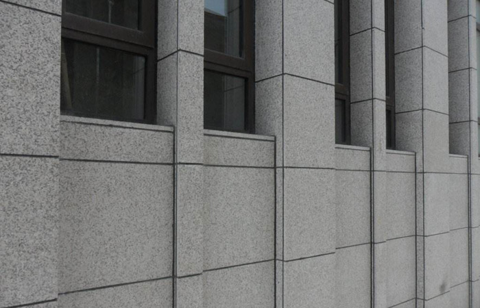 辽源芝麻灰外墙干挂石材及施工注意事项