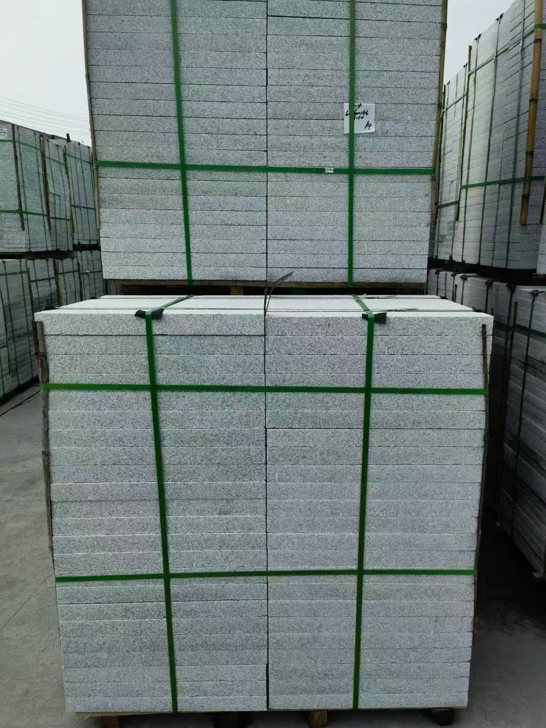 辽源 火烧面地铺石，街道广场园林市政工程板，1.8~5.0厚均有现货