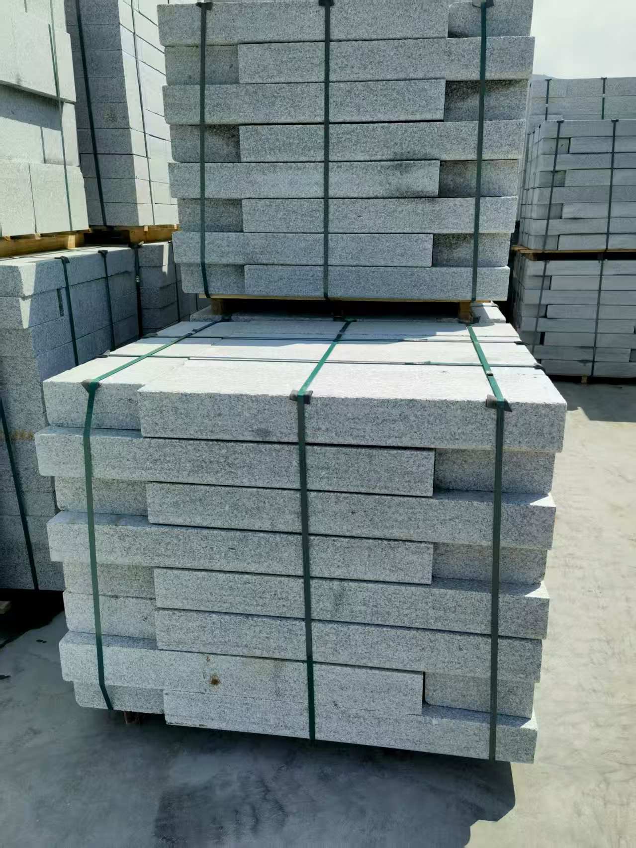 辽源 芙蓉白花岗岩路沿石、平石尺寸标准，色泽均匀