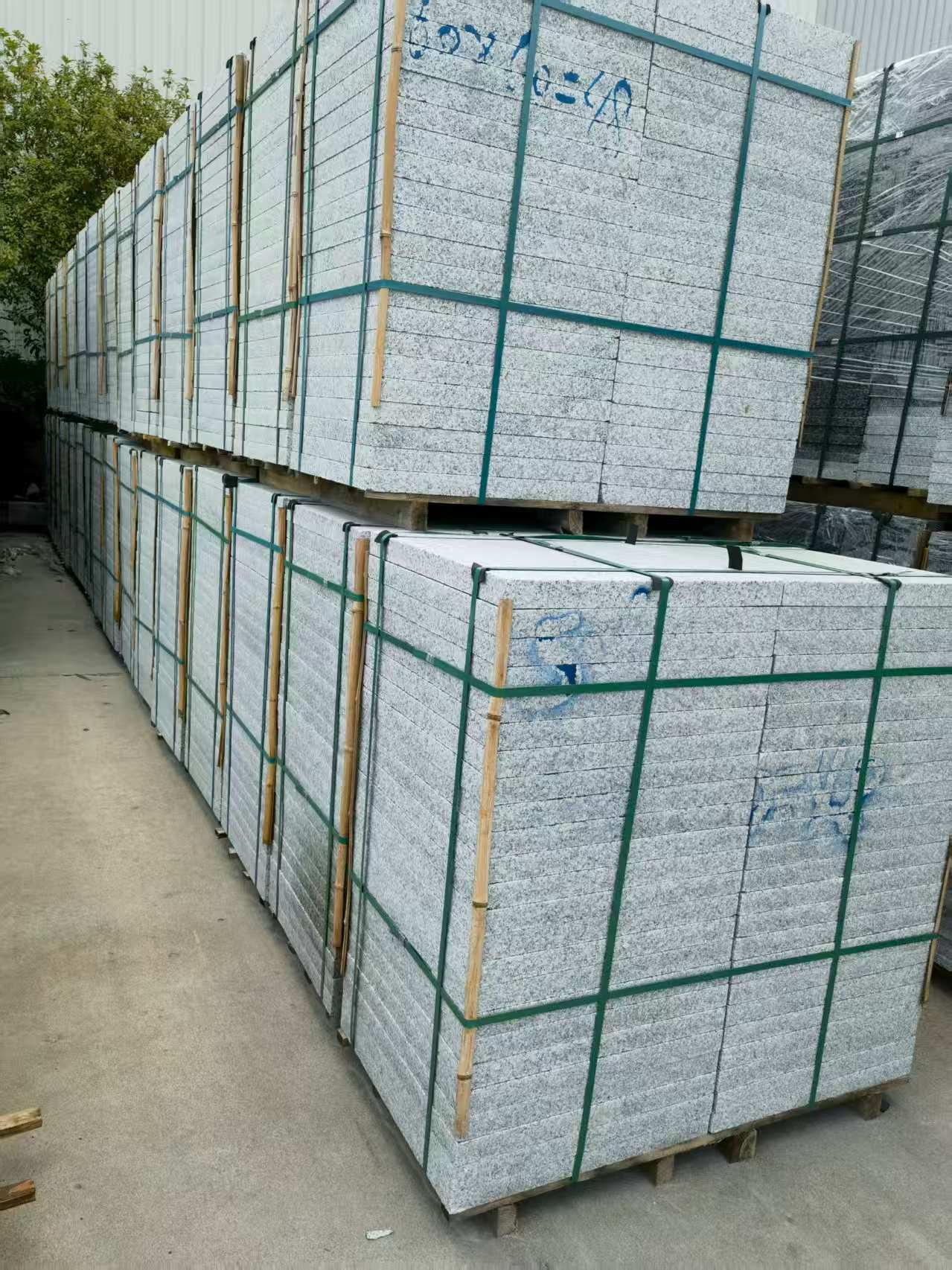 辽源 大花芙蓉白火烧成品，市政园林广场地铺石